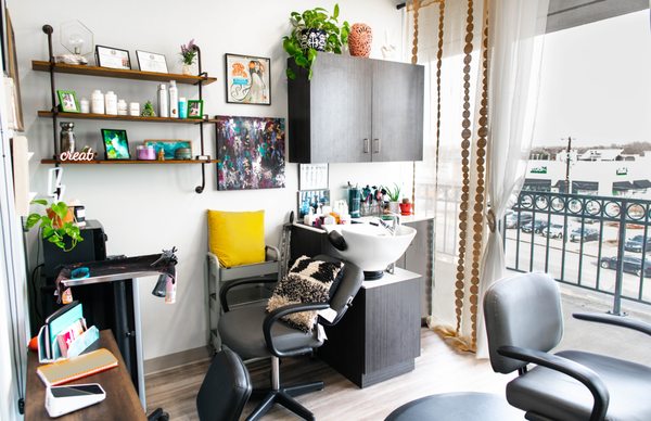 Ovation Salon Suites Lakewood