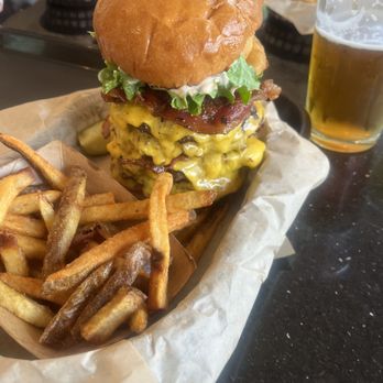 Local Heroes - Yes, it's glorious. - Burgers Near Me - Auburn, California