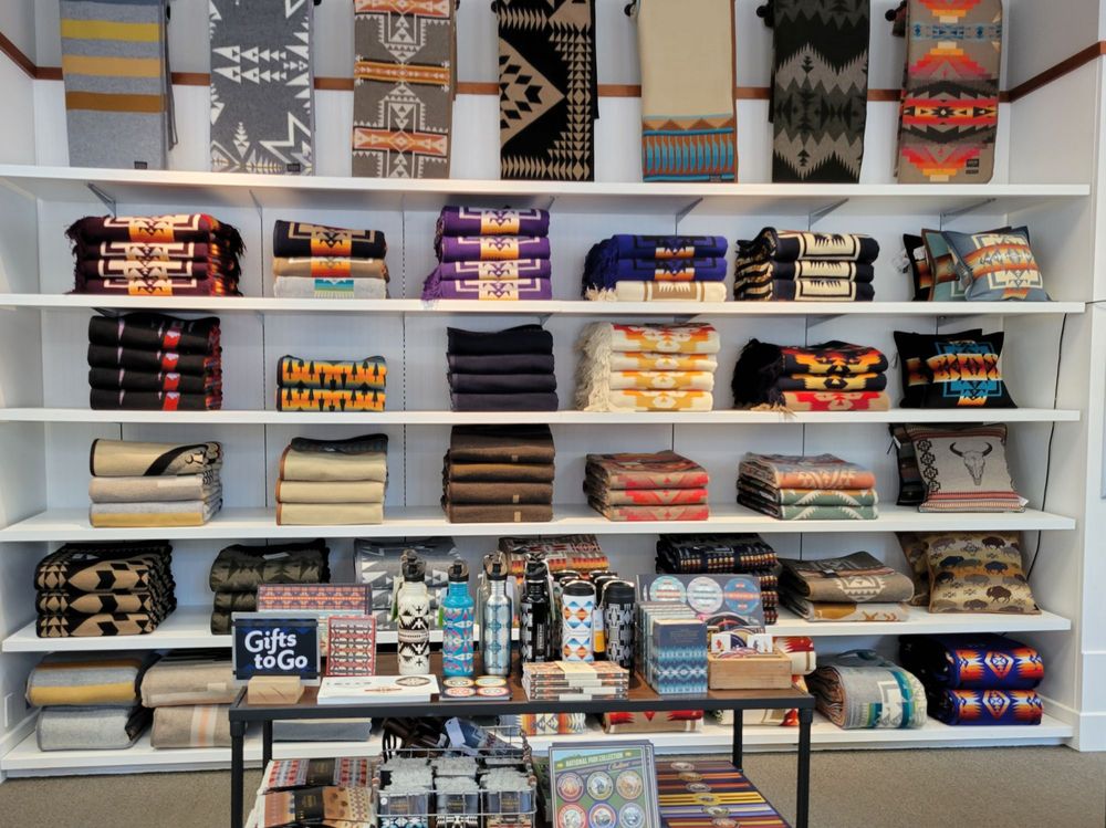 PENDLETON HOME STORE Updated October 2024 33 Photos & 15 Reviews 210 NW Broadway, Portland