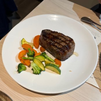 El Gaucho Argentino - Filet mignon with grilled vegetables. It came with a salad too. Medium well. Juicy and so tender - Argentine Near Me - Playas de Rosarito, BCN