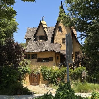 Hollywood Tours - The witch house - Bus Tours Near Me - Los Angeles, California Hollywood Tours - The witch house - Bus Tours Near Me - Los Angeles, California