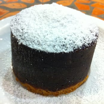 Beard Papa's - Fondant au chocolate - Desserts Near Me - Los Angeles, California