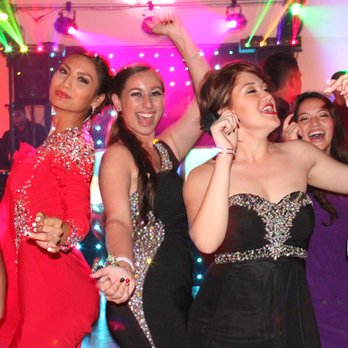 1st Class Entertainment DJs - Jamming with 1st Class DJs - DJs Near Me - Honolulu, Hawaii