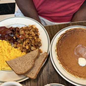 Fifth Street Diner - Traditional breakfast with a pancake - Diners Near Me - Austin, Texas Fifth Street Diner - Traditional breakfast with a pancake - Diners Near Me - Austin, Texas