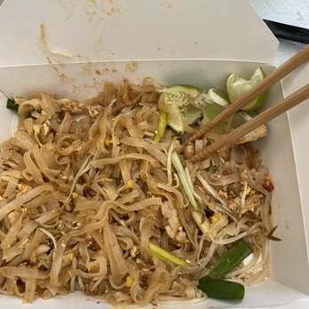 Bangkok Noi Thai - Pad Thai - Food Trucks Near Me - Newberg, Oregon