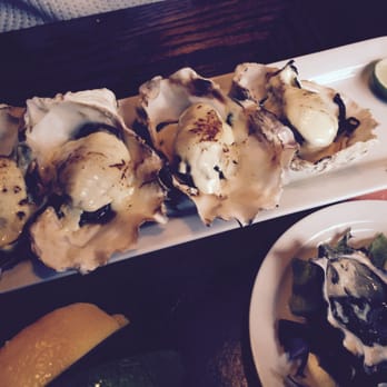 Bartholomews Pub - Derryck's Oysters Rockefeller - Pubs Near Me - Victoria, British Columbia Bartholomews Pub - Derryck's Oysters Rockefeller - Pubs Near Me - Victoria, British Columbia