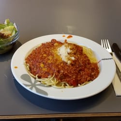 Maximarkt - Da gibt's nix zu meckern. Spaghetti mit Salat um 6,50 Euro