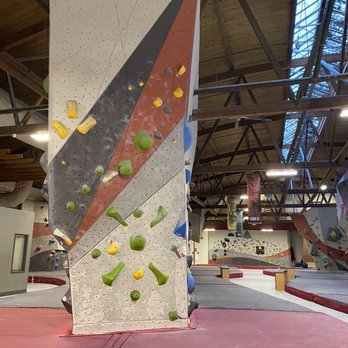 Vertical Endeavors - Twin Cities Bouldering - Rock Climbing Near Me - Saint Paul, Minnesota