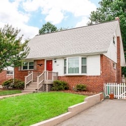Karen Olmstead - Coldwell Banker - Gladden Street Seller