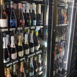 Happy's Liquor's Store