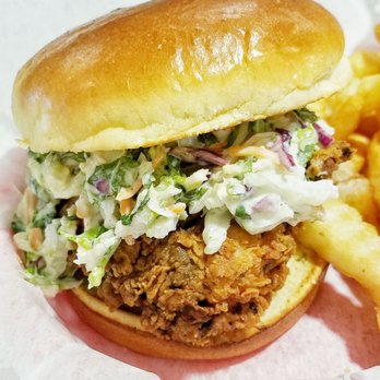 Hi-Lo Diner - Crispy Chicken Sandwich - Diners Near Me - Minneapolis, Minnesota