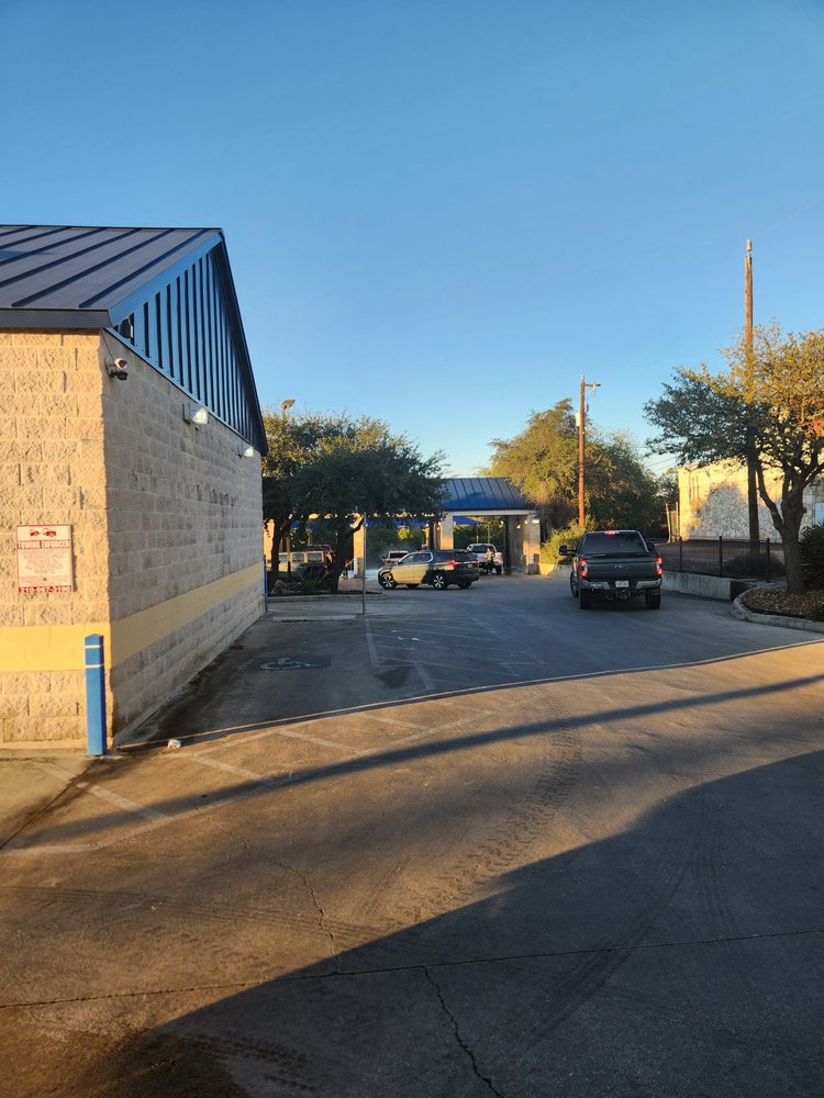 CRYSTAL CLEAN CARWASH Updated September 2024 13 Photos & 20 Reviews