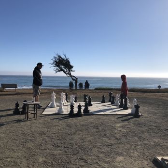 Cavalier Oceanfront Resort - Family time with chess! - Resorts Near Me - San Simeon, California