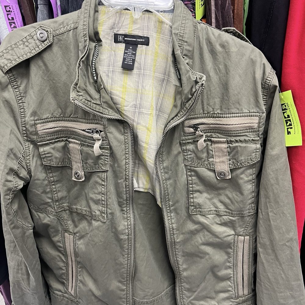 Treasure Paws - My $8 jacket find - Thrift Stores Near Me - Burlingame, California Treasure Paws - My $8 jacket find - Thrift Stores Near Me - Burlingame, California