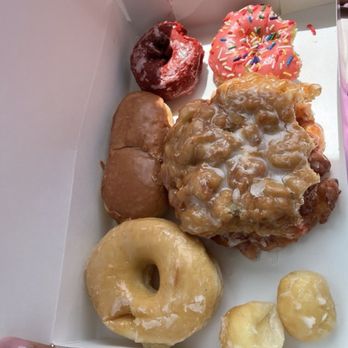 Grannys Donuts & Bakery - Bakeries Near Me - High Point, North Carolina Grannys Donuts & Bakery - Bakeries Near Me - High Point, North Carolina