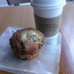 A blueberry muffin and a yummy Steeplechase coffee. A blueberry muffin and a yummy Steeplechase coffee.