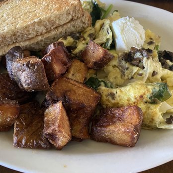 Slappy Cakes - Mushroom omelet with the wheat toast I mentioned - Breakfast & Brunch Near Me - Lahaina, Hawaii