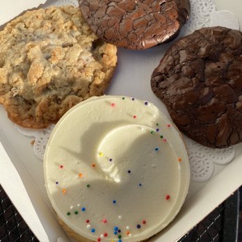Treat - Cookies for my family- I didn't eat lol - Desserts Near Me - Vancouver, Washington