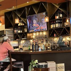 Auntie Pasto's - Bar service