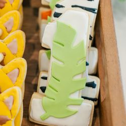 Anya's Cakes - "Wild One" dessert table