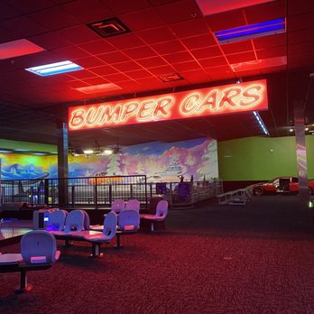 Conroe's Incredible Pizza - Bumper cars - Pizza Near Me - Conroe, Texas