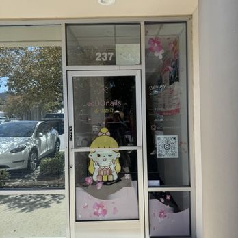 Ecdonails & Lash - Entrance - Eyelash Service Near Me - Temecula, California