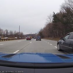 Ecua Taxi Limo - Reckless merging. Dangerous driver. Intoxicated??!