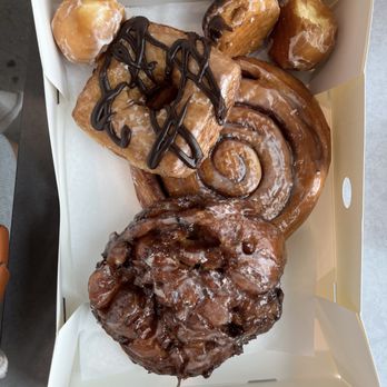 Randy's Donuts - Donuts Near Me - Burbank, California Randy's Donuts - Donuts Near Me - Burbank, California