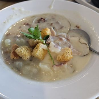 The Promenade Cafe - clam chowder - Cafes Near Me - Long Beach, California