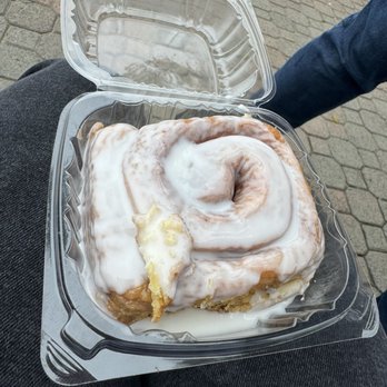 Sweet Jill's Bakery - Cinnamon roll - Bakeries Near Me - Long Beach, California Sweet Jill's Bakery - Cinnamon roll - Bakeries Near Me - Long Beach, California