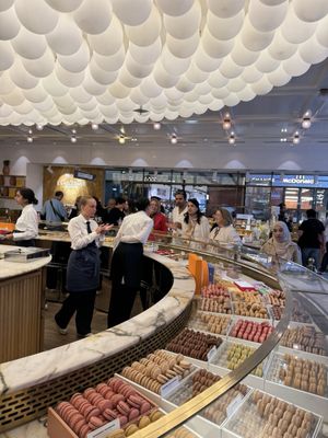 Pierre Hermé by null