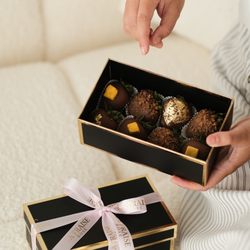 La Fraise Rose - milk chocolate strawberries with 24k edible gold