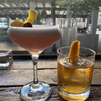 Stingray Lounge - Seafood Near Me - Uptown Hoboken, New Jersey