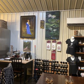 Manchester Hill Winery and Vineyard - Wineries Near Me - Circleville, Ohio
