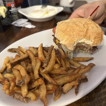 Maple Leaf Diner - Burger and fries - American Near Me - Dallas, Texas