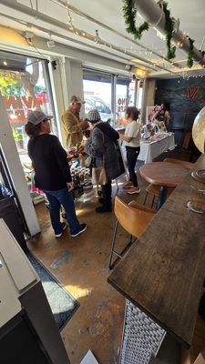 Vino Carta Wine Shop and Bar by null