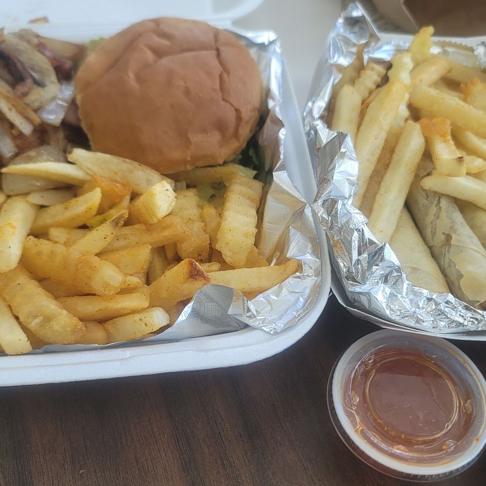 Fed’s Bubble - Brunch burger, and jerk chicken lumpia, yum - Burgers Near Me - Grayson, Georgia