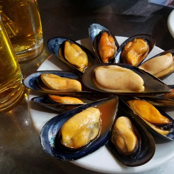 La Ría - Mussels with spice - Seafood Near Me - Madrid, M