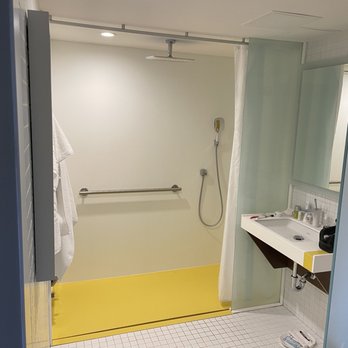 NobleDEN - Great modern bathroom - Hotels Near Me - New York, New York