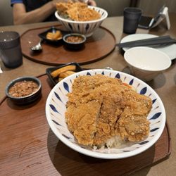 臺樓台式餐廳