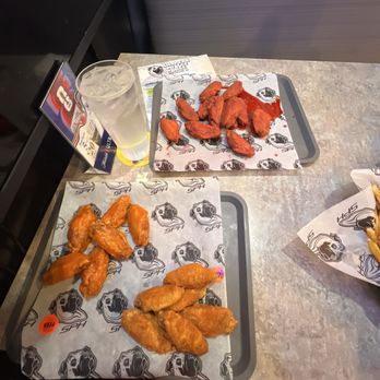 Shakers Public House - Bars Near Me - Worthington, Ohio