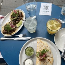 Quesadilla, Tacos de Carnitas Quesadilla, Tacos de Carnitas