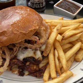 Canyon River Grill - Pulled Pork Sandwich was legit - New American Near Me - Ellensburg, Washington