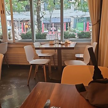Ema - Mediterranean Near Me - Chicago, Illinois