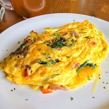 Hive Cafe - Omelet w/American, Yellow Onion, Spinach, Peppers, Pork Bacon - Breakfast & Brunch Near Me - Ferguson, Missouri