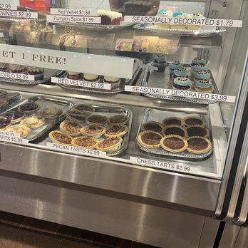 Dewey's Bakery - Cakes and pies - Desserts Near Me - Greensboro, North Carolina