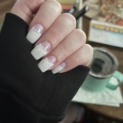 Lynn’s Nails - Unsure of the details