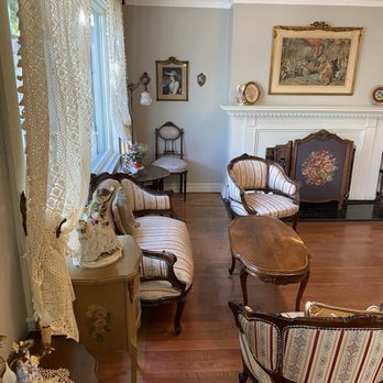 The Classic Cafe - Seating area, so precious - Coffee & Tea Near Me - Fullerton, California The Classic Cafe - Seating area, so precious - Coffee & Tea Near Me - Fullerton, California