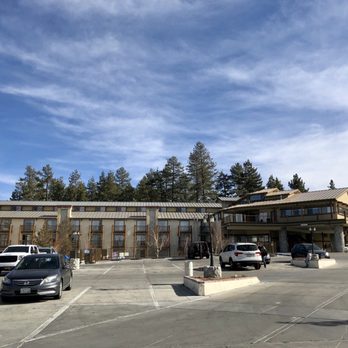 Holiday Inn The Lodge at Big Bear Lake - Big Bear, CA