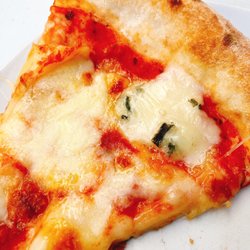 Die Käsepizza hier ist sehr zu empfehlen